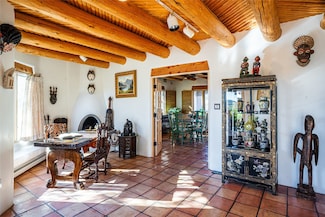 1369 Camino Sin Salida, Santa Fe, NM 87501
