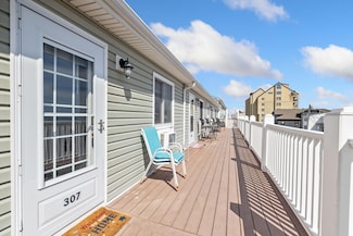 189 E Grand Ave Unit 307, Old Orchard Beach, ME 04064