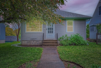 576 36th 1 2 Ave NE, Minneapolis, MN 55418