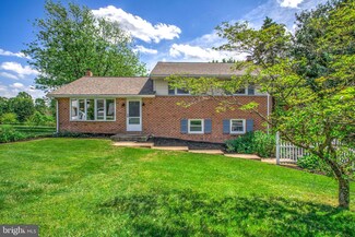2113 Hope Dr, Red Lion, PA 17356