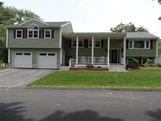 51 Dyer St, North Billerica, MA 01862