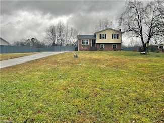 614 White Pines Country Club Rd, Mount Airy, NC 27030