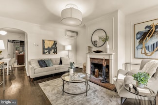 1127 C St SE Unit 2, Washington, DC 20003