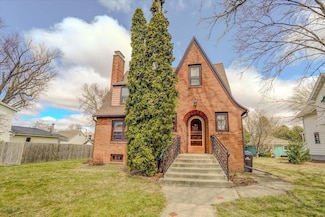 307 Grant St, Waunakee, WI 53597