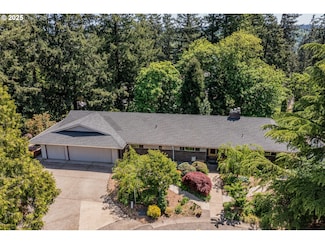 7580 Ridge Dr, Gladstone, OR 97027