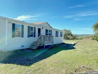 369 Thomas, Canyon Lake, TX 78133