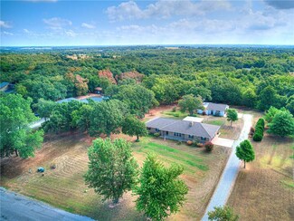 9901 Hickory Hollow Rd, Shawnee, OK 74804