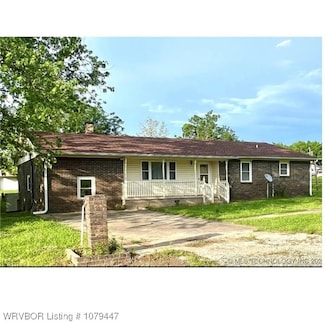 104 SE Olive St, Stigler, OK 74462