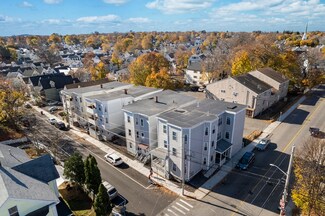 185 Smith St, Lowell, MA 01851