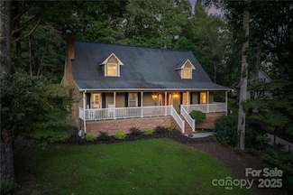 1010 Wellington Ct, Lenoir, NC 28645