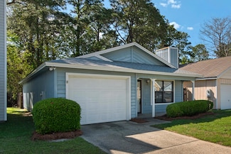 6 Carie Way, Valparaiso, FL 32580