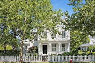 191 Main St, Sag Harbor, NY 11963