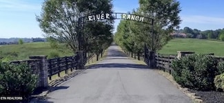 71 River Dr, Blaine, TN 37709