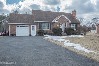 3026 Sunset Ln, Schenectady, NY 12303