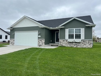 280 Oregon Ave, Marysville, MI 48040
