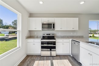 99 Byway Cir, Kilmarnock, VA 22482