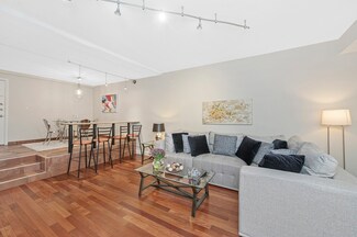 57 Broadlawn Park Unit 11A, Boston College, MA 02467