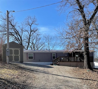 108 Willow Rd, Montezuma, IA 50171