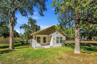 1117 Sycamore St, Navasota, TX 77868