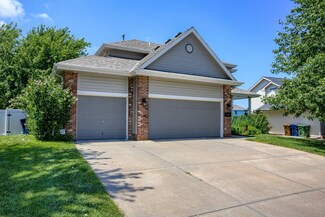 11918 S 52nd St, Papillion, NE 68133