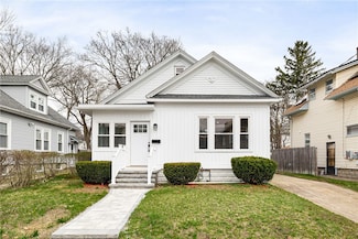 115 Alvin St, Providence, RI 02907