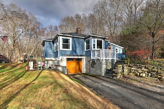 61 Moss Ave, Seymour, CT 06483