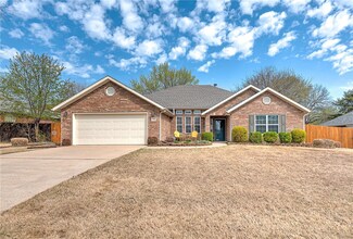 2800 Amberwood St, Springdale, AR 72762