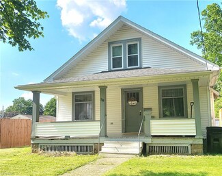 58 E Woodland Ave, Columbiana, OH 44408