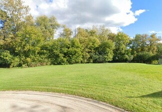 562 Eastport Ct, Island Lake, IL 60042