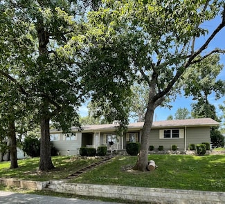 132 Pierson Ave, Forsyth, MO 65653