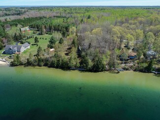 4458 Hiawatha Dr, Cheboygan, MI 49721