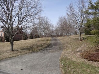 516A Fair View Cir, Peters Township, PA 15367
