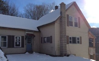 78 Ginka Farm Dr, Readsboro, VT 05350