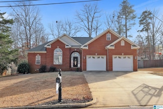 349 Lillian Ln, Anniston, AL 36207