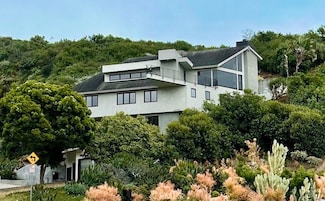 901 Summit Dr, Laguna Beach, CA 92651