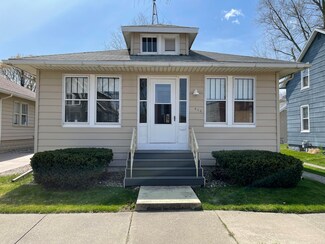 414 Howard Ave, Saint Joseph, MI 49085