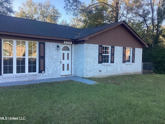 2713 Brazil St, Pascagoula, MS 39581