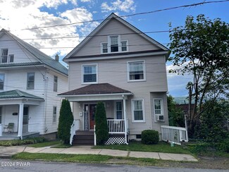 8 High St, Carbondale, PA 18407