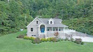 22250 E Big Creek Rd, Huddy, KY 41535