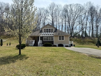 124 Harris Ct, Beckley, WV 25801