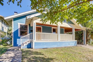 1220 W Arlington Ave, Fort Worth, TX 76110