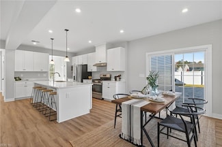 1616 Estuary Ct, Chesapeake, VA 23323