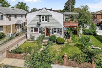 200-07 17th Ave, Bayside, NY 11360