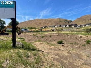 9255 Washington 14, Wishram, WA 98673