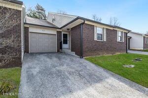 422 Amanda Cir, Knoxville, TN 37922