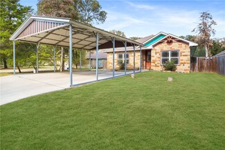 399 Wallace St, Bryan, TX 77803