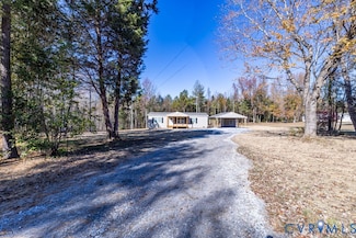 192 Pond Dr, Kenbridge, VA 23944