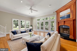 532 Springvale Rd, Great Falls, VA 22066