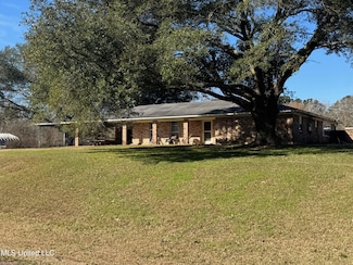 203 Traceside Dr, Natchez, MS 39120