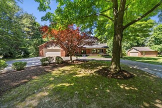 2880 W Maple Rd, Wixom, MI 48393